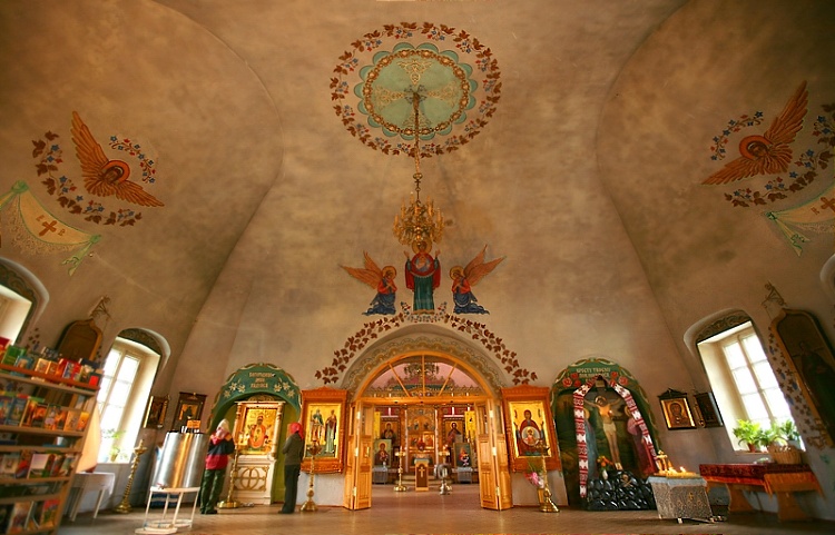 Интерьер храма